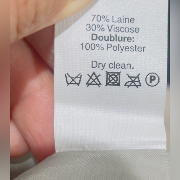 J. Crew  women’s mini skirt size 6 
Waist 15”
Length 17” - Picture 7 of 8